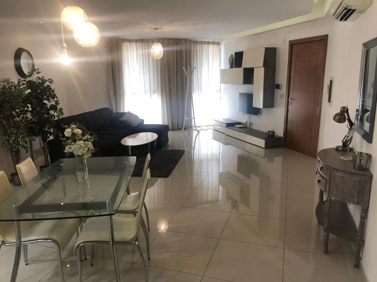Flat Near Paceville And St Julian Is-Swieqi