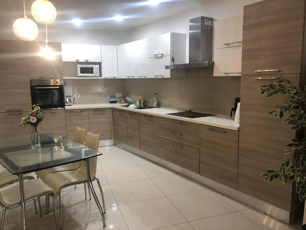 Flat Near Paceville And St Julian Is-Swieqi Apartment