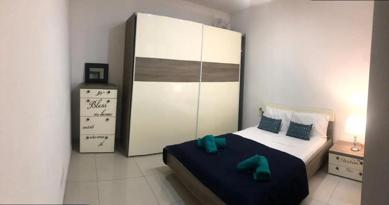 Flat Near Paceville And St Julian Is-Swieqi Apartment