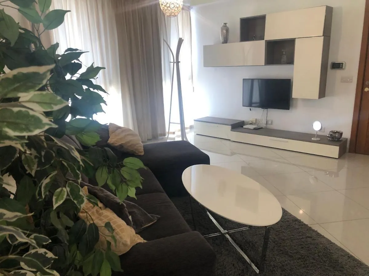 Apartment Flat Near Paceville And St Julian Is-Swieqi Malta