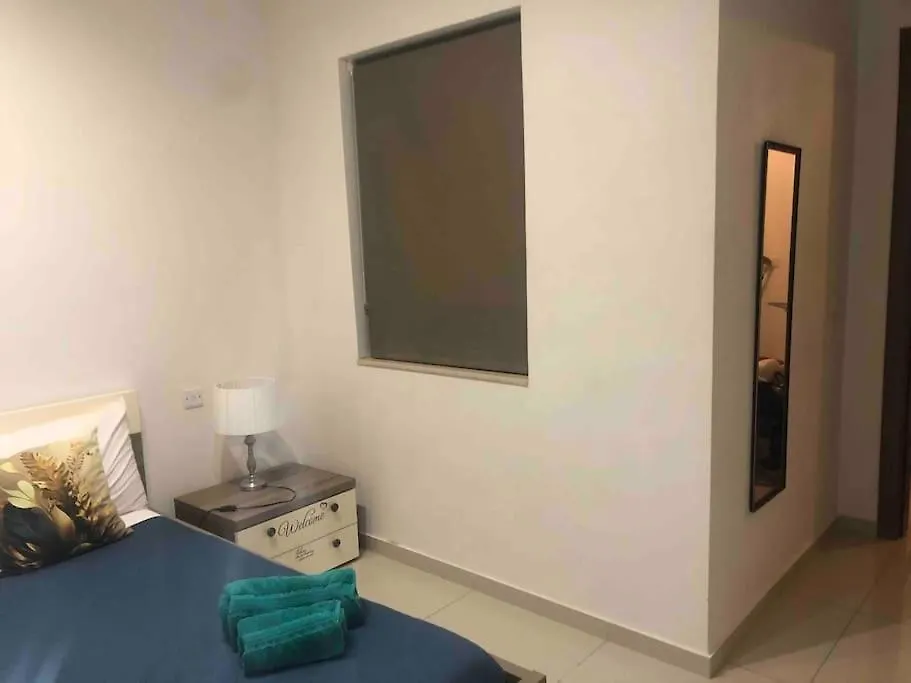 Flat Near Paceville And St Julian Is-Swieqi 0*,