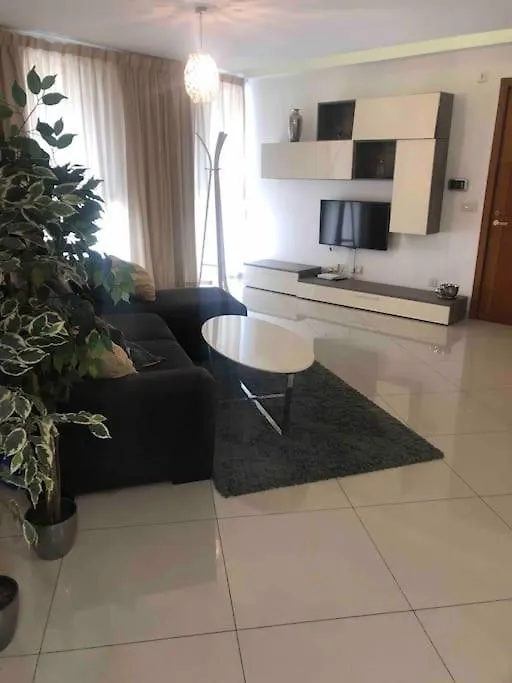 Flat Near Paceville And St Julian Is-Swieqi Apartment
