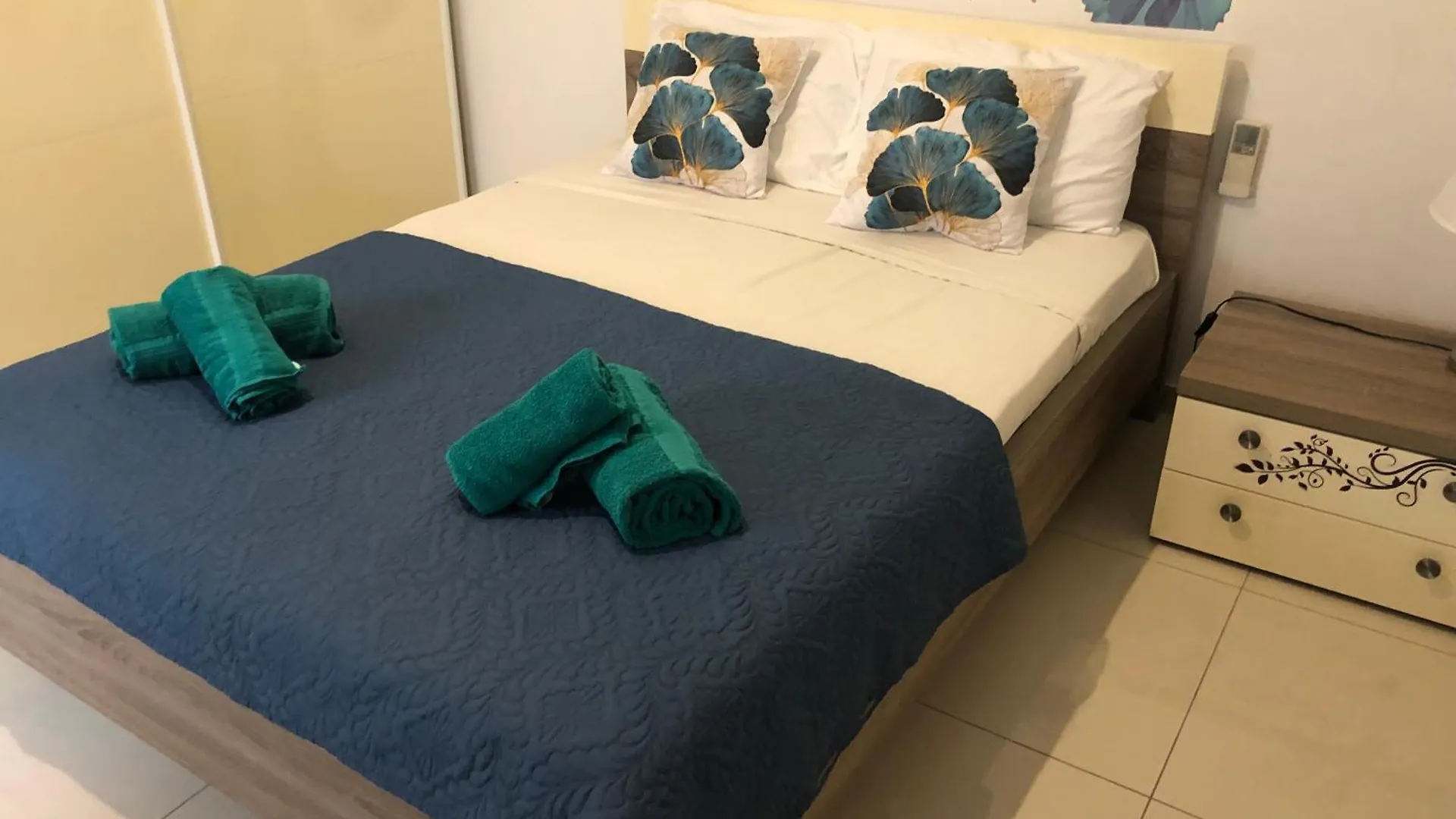 Apartment Flat Near Paceville And St Julian Is-Swieqi
