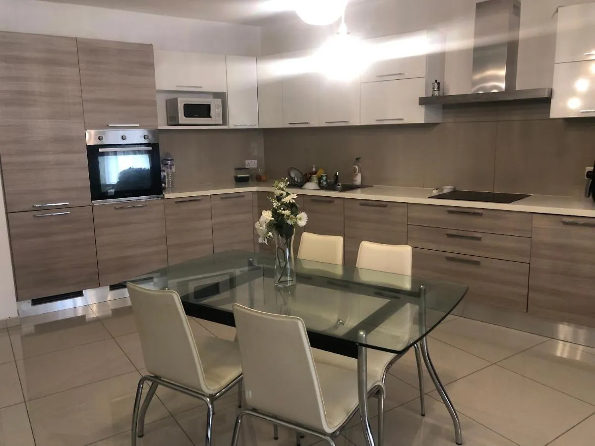 Apartment Flat Near Paceville And St Julian Is-Swieqi Malta
